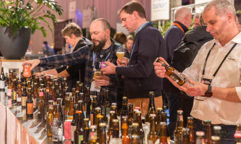 Bieren bekijken tijdens de Dutch Craft Beer Conference